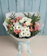 Букет цветов из:  Розы, Лизиантусы и Хризантемы в Александровской Кадардино-Балкарской Республики