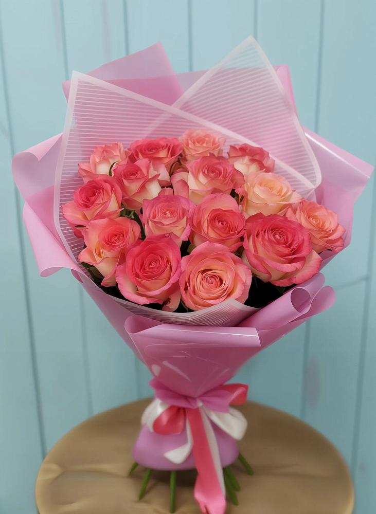 Букет 15 Розовых роз Равель в Александровской Кадардино-Балкарской Республики