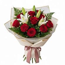 Букет цветов из:  Лилии и Розы в Александровской Кадардино-Балкарской Республики