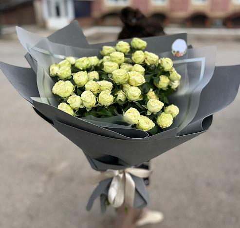Букет Белые кустовые розы Солинеро в Александровской Кадардино-Балкарской Республики