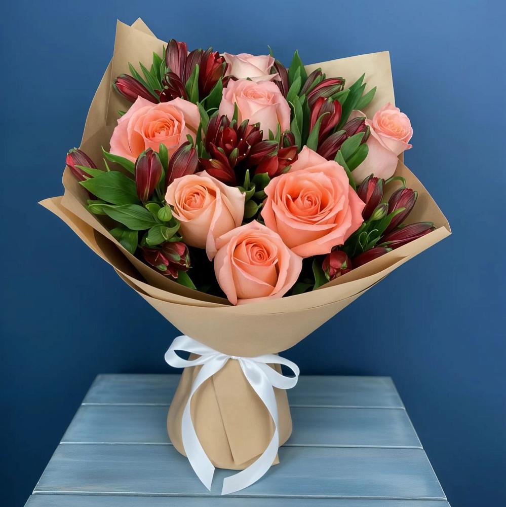 Букет цветов из: Розы и Альстромерии в Александровской Кадардино-Балкарской Республики