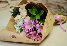 Букет цветов из:  Розы и Хризантемы #REPLACE_PRED# Александровской Кадардино-Балкарской Республики