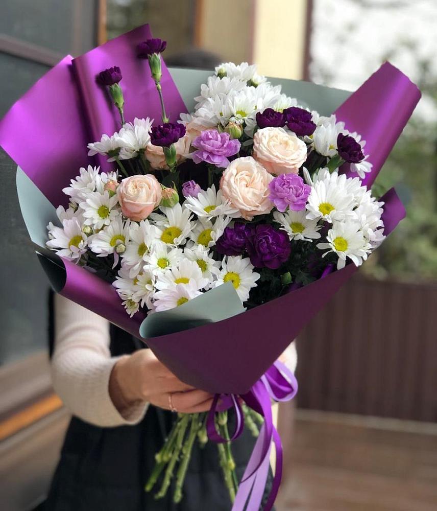 Букет цветов из: Хризантемы, Гвоздики и Розы в Александровской Кадардино-Балкарской Республики