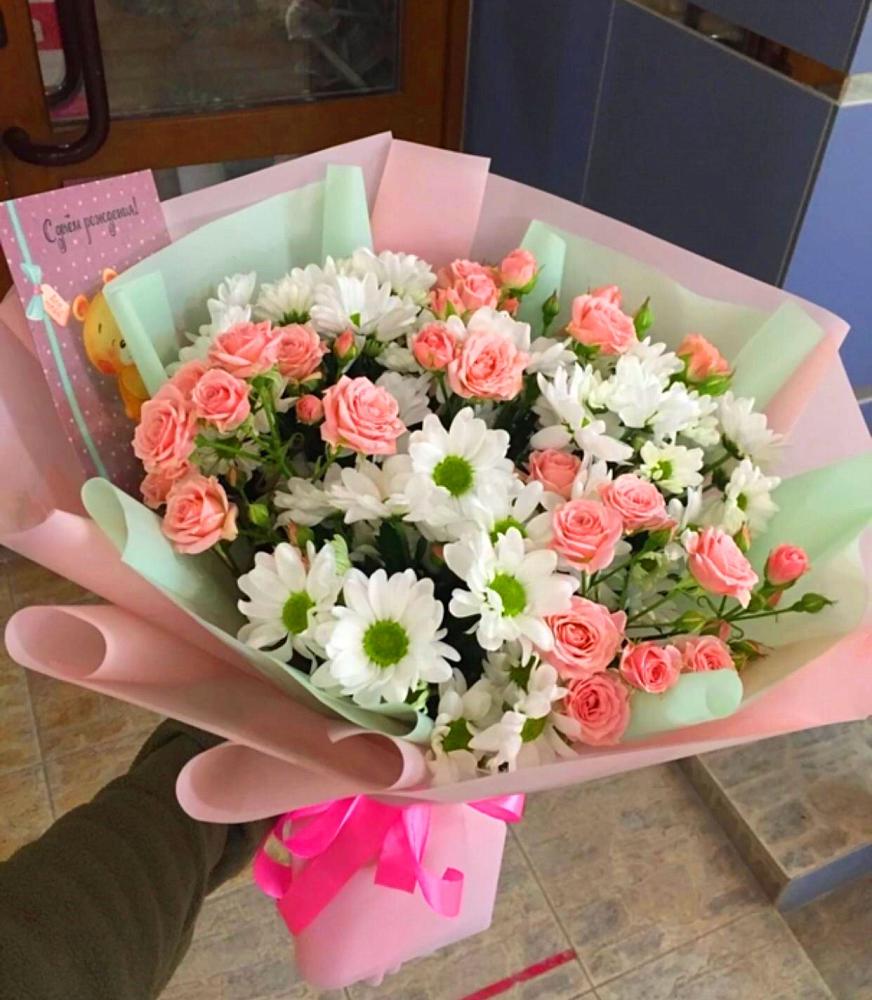 Букет цветов из: Розы и Хризантемы в Александровской Кадардино-Балкарской Республики