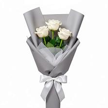 Букет 3 белые розы в Александровской Кадардино-Балкарской Республики
