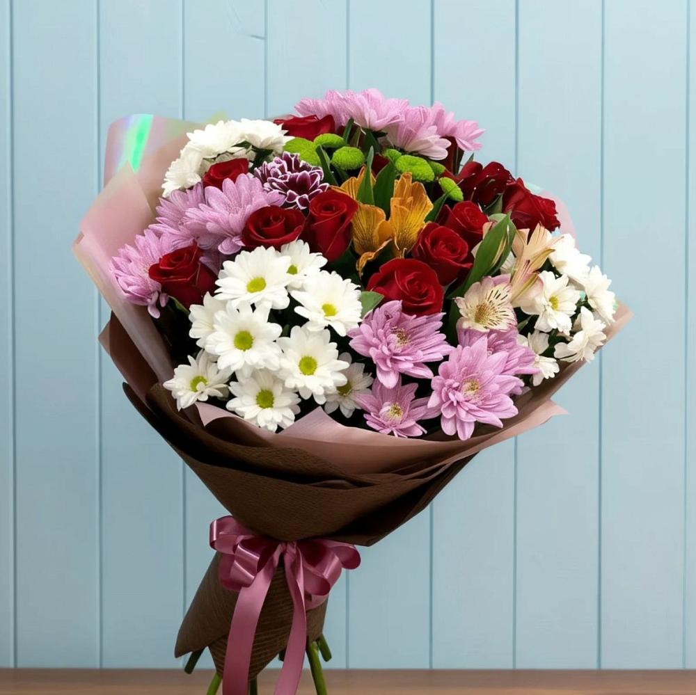 Букет цветов из: Розы, Хризантемы и Альстромерии в Александровской Кадардино-Балкарской Республики