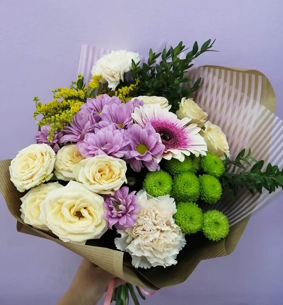 Букет цветов из: Хризантемы, Розы, Гвоздики и Герберы в Александровской Кадардино-Балкарской Республики