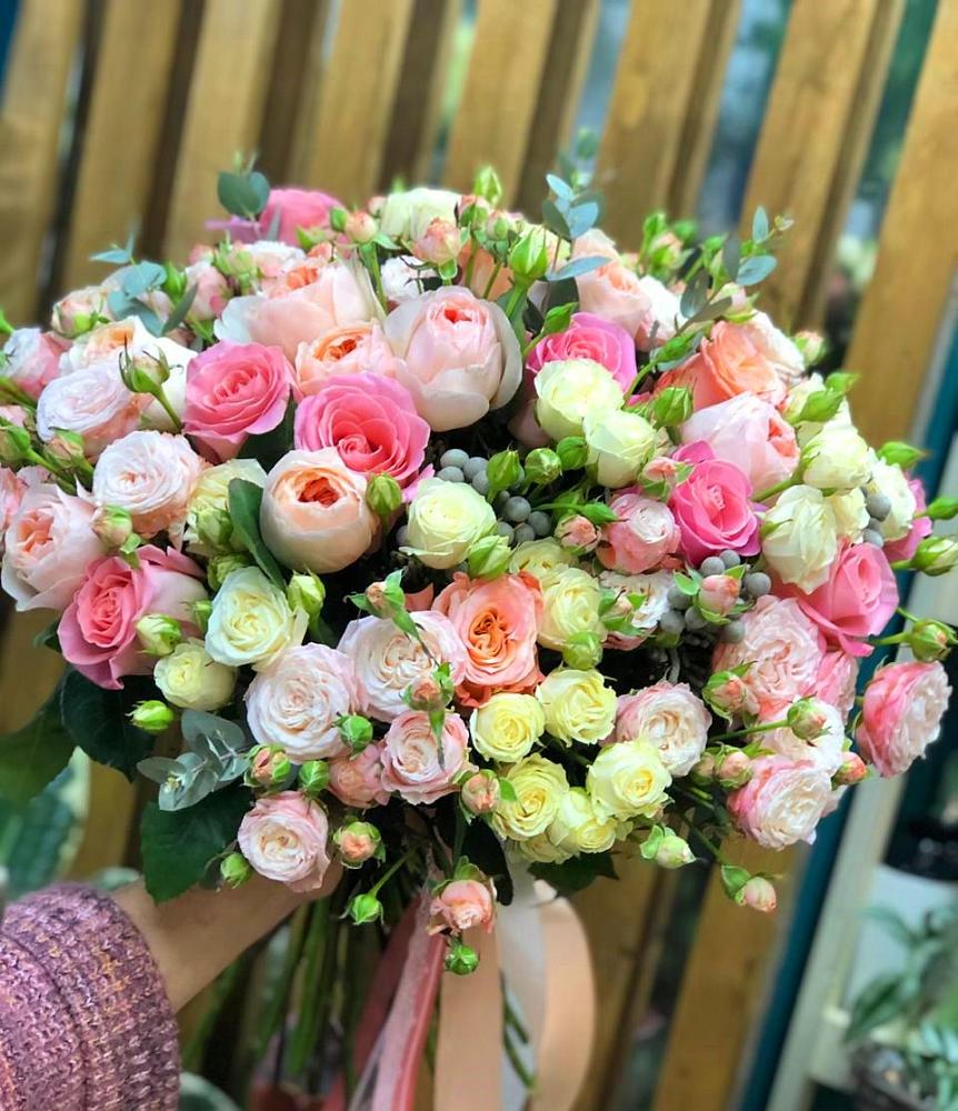 Букет цветов из: Розы в Александровской Кадардино-Балкарской Республики