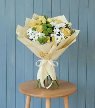 Букет цветов из:  Хризантемы и Розы в Александровской Кадардино-Балкарской Республики