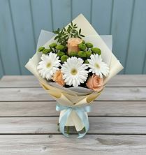 Букет цветов из:  Герберы, Розы и Хризантемы в Александровской Кадардино-Балкарской Республики