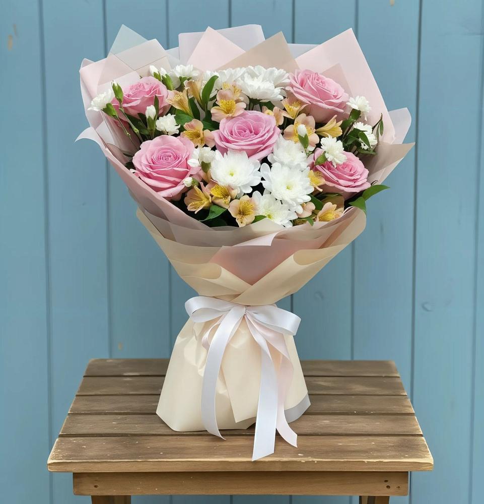 Букет цветов из: Гвоздики, Орхидеи и Розы в Александровской Кадардино-Балкарской Республики