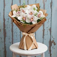 Букет цветов из:  Орхидеи и Розы в Александровской Кадардино-Балкарской Республики