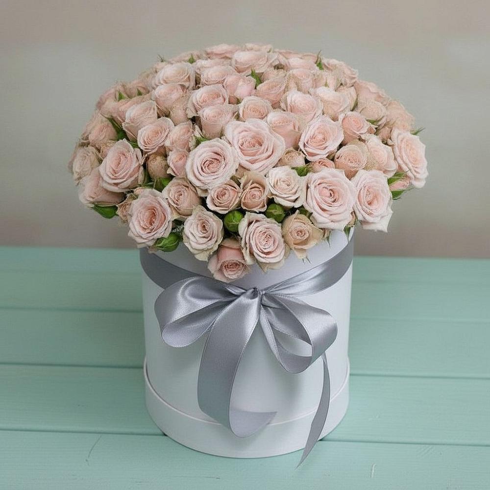 Цветочная композиция из Розы в шляпной коробке в Александровской Кадардино-Балкарской Республики